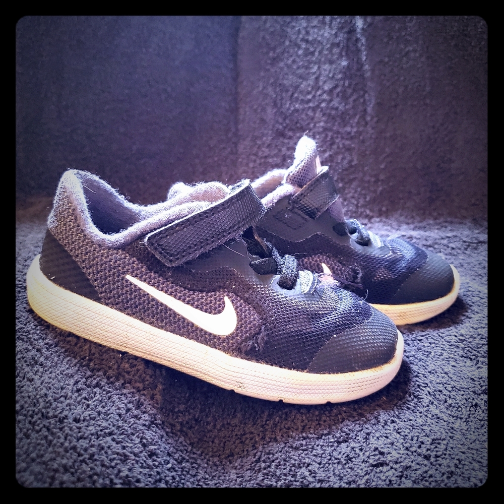 Kids nike size 8